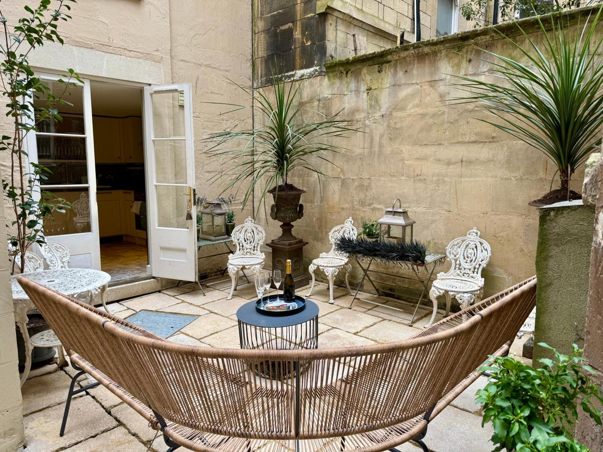 Apartmán Abbey Mews In The Heart Of Bath, Bath Keys Exteriér fotografie